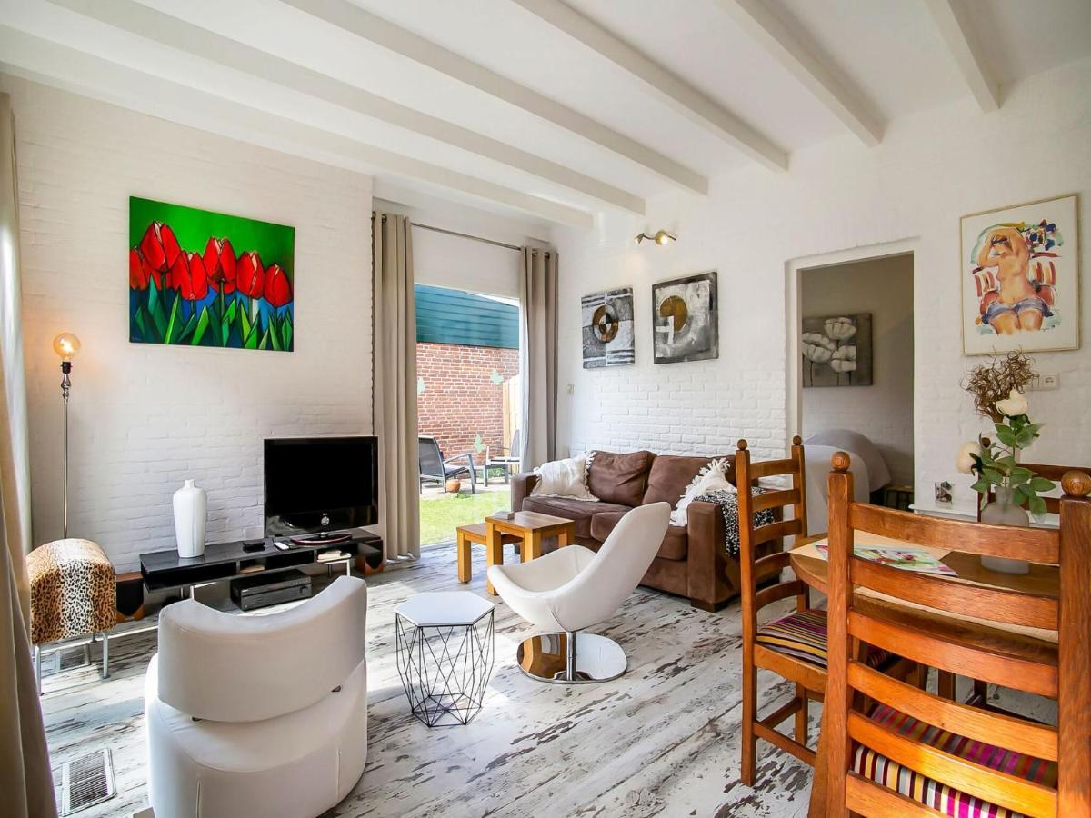 Lovely Bungalow In Noordwijkerhout With Garden Bagian luar foto