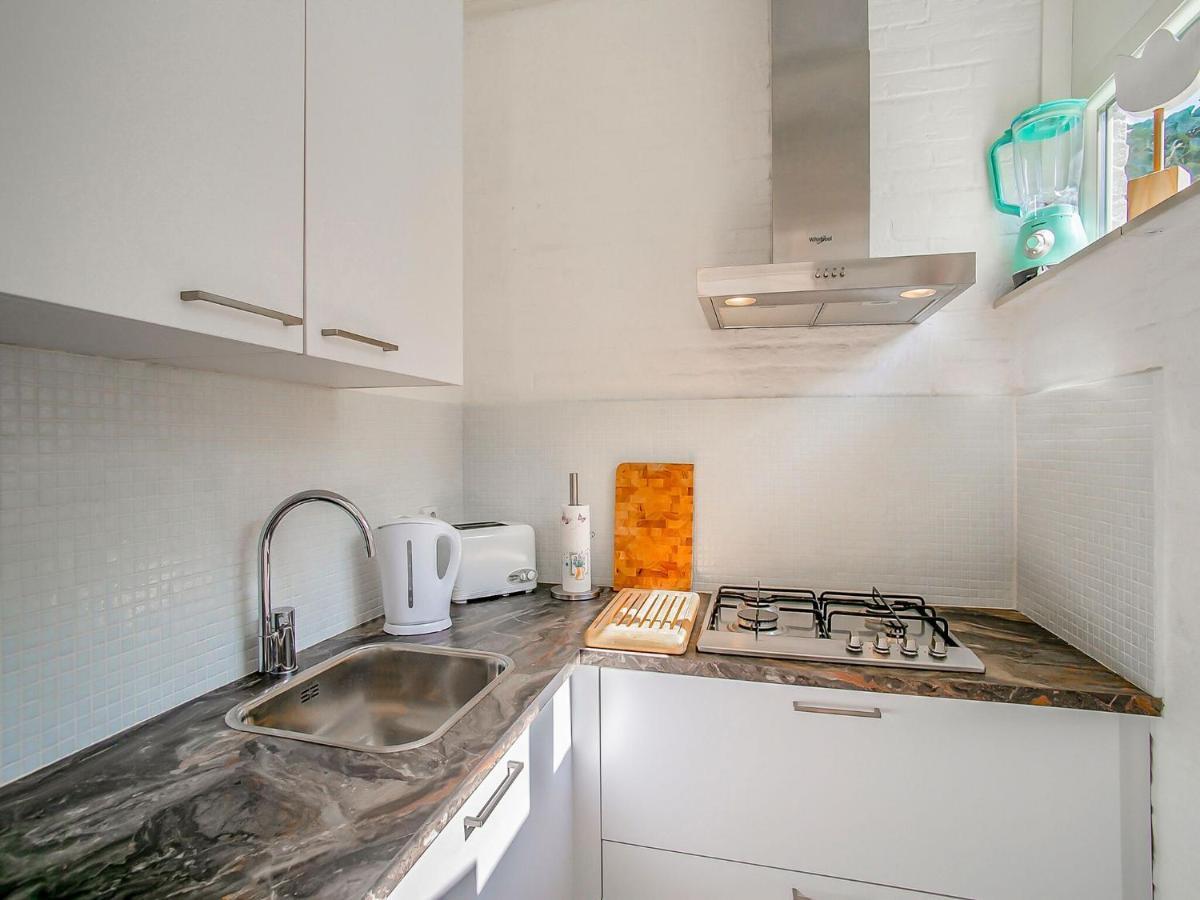 Lovely Bungalow In Noordwijkerhout With Garden Bagian luar foto