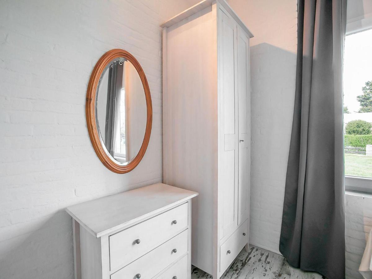 Lovely Bungalow In Noordwijkerhout With Garden Bagian luar foto