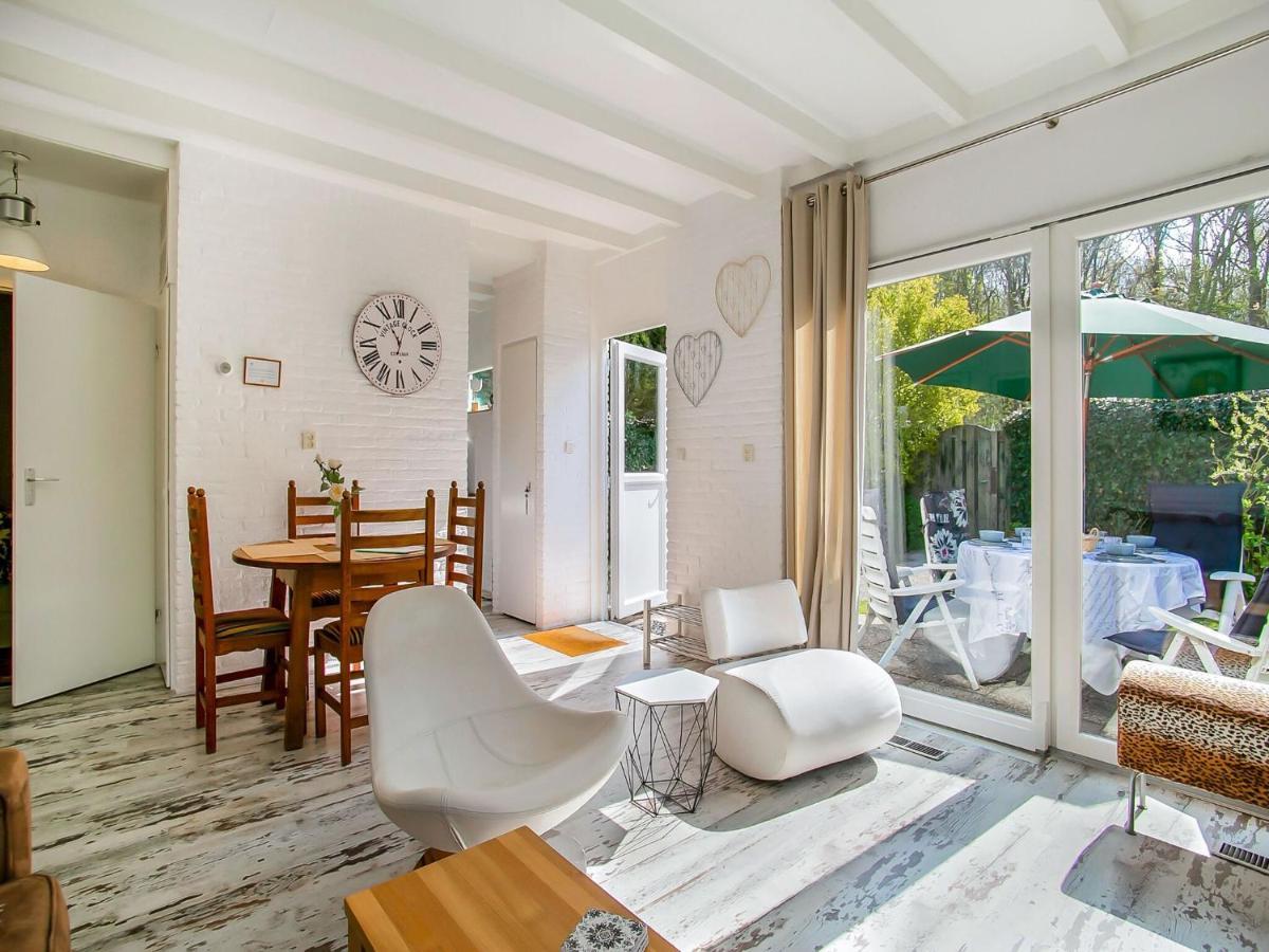 Lovely Bungalow In Noordwijkerhout With Garden Bagian luar foto