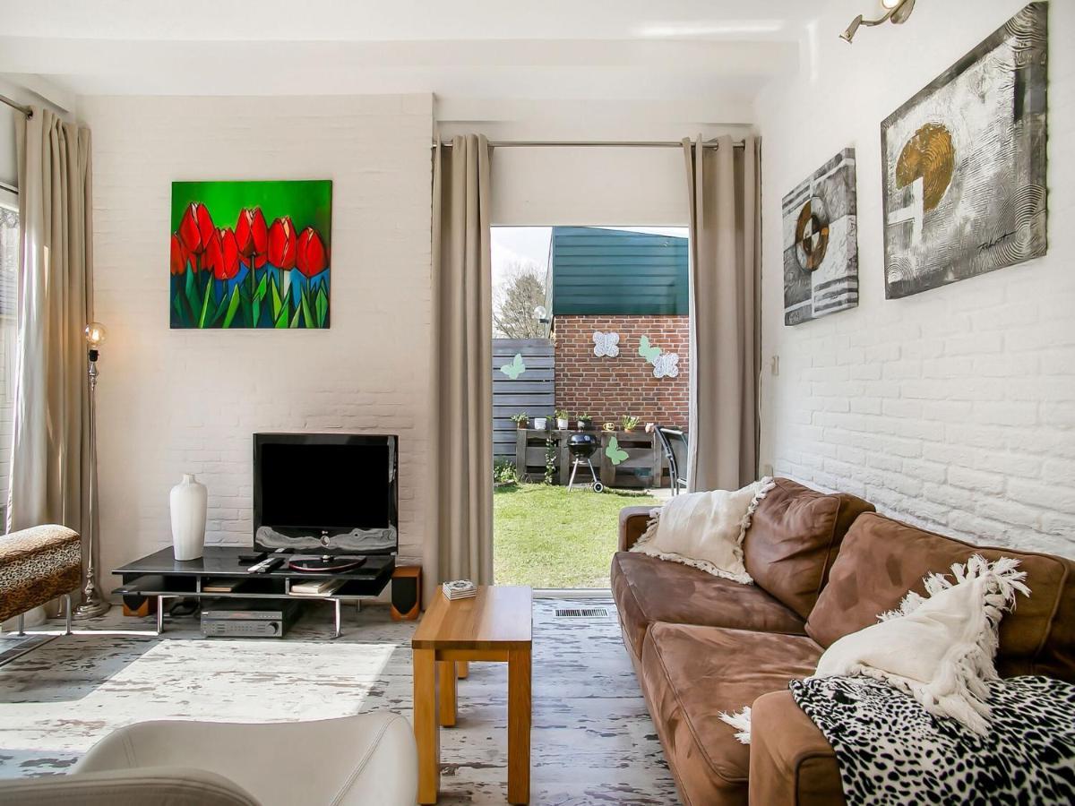Lovely Bungalow In Noordwijkerhout With Garden Bagian luar foto
